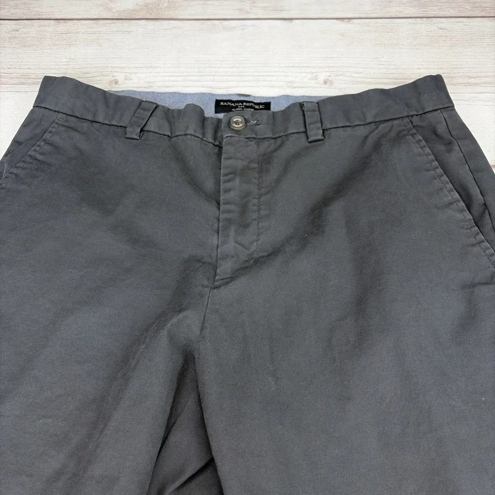 Banana Republic Men's 33x30 Charcoal Gray Aiden Chino Straight Pant Excellent
